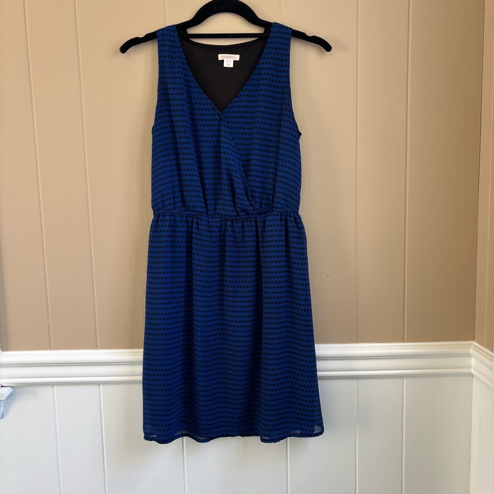 Xhilaration Chic Women’s Navy and Black Sleeveless V-neck Midi Dress. Size XS